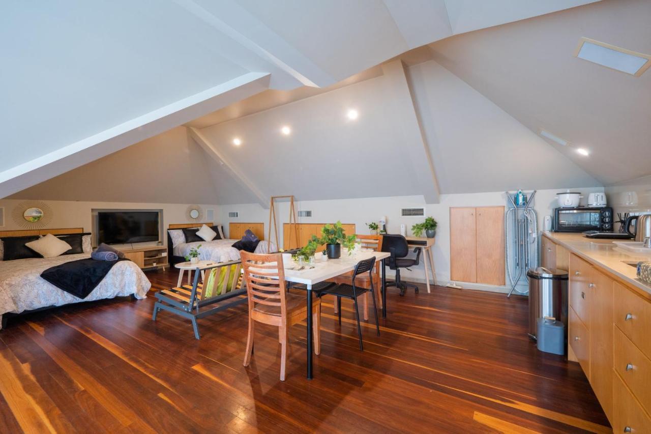 Quiet Private Studio In Strathfield With Kitchenette And Private Bathroom 3Min To Station Sleeps 6 Сидни Екстериор снимка
