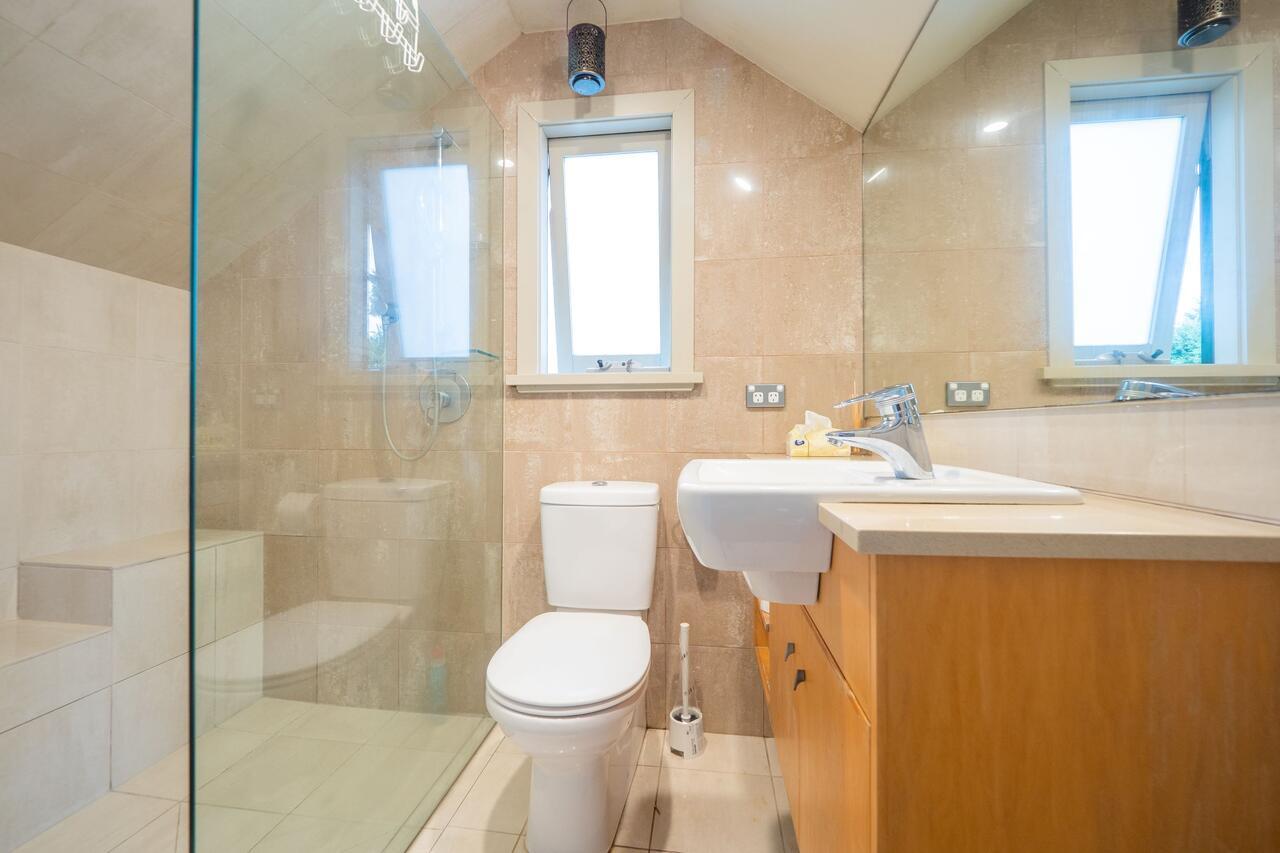 Quiet Private Studio In Strathfield With Kitchenette And Private Bathroom 3Min To Station Sleeps 6 Сидни Екстериор снимка