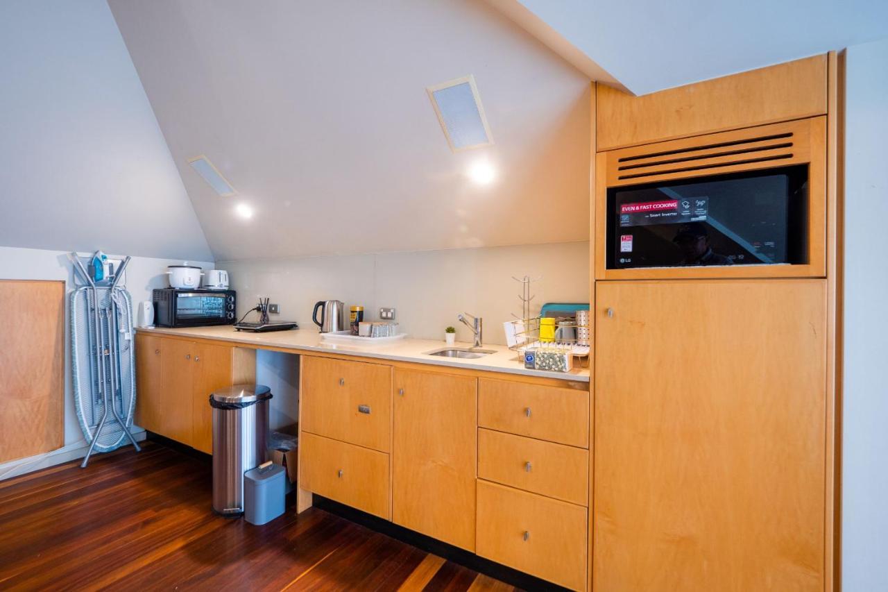 Quiet Private Studio In Strathfield With Kitchenette And Private Bathroom 3Min To Station Sleeps 6 Сидни Екстериор снимка